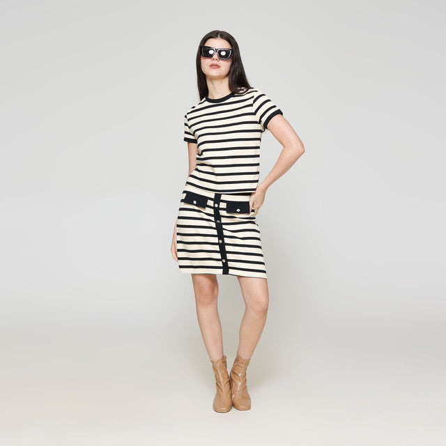 ZES Tee With Gold Button On Shoulder Kaos Wanita AMJTP001 122393027